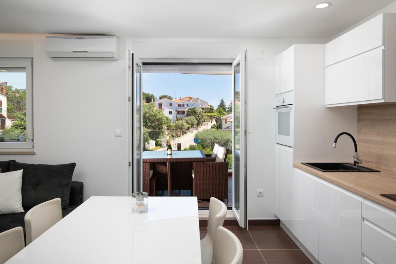Monte Paradiso Sun Apartment พูลา ภายนอก รูปภาพ