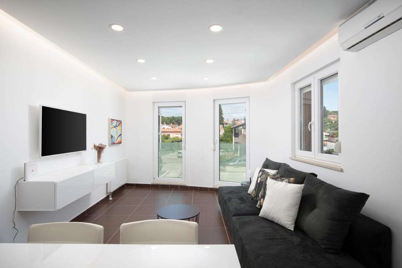 Monte Paradiso Sun Apartment พูลา ภายนอก รูปภาพ