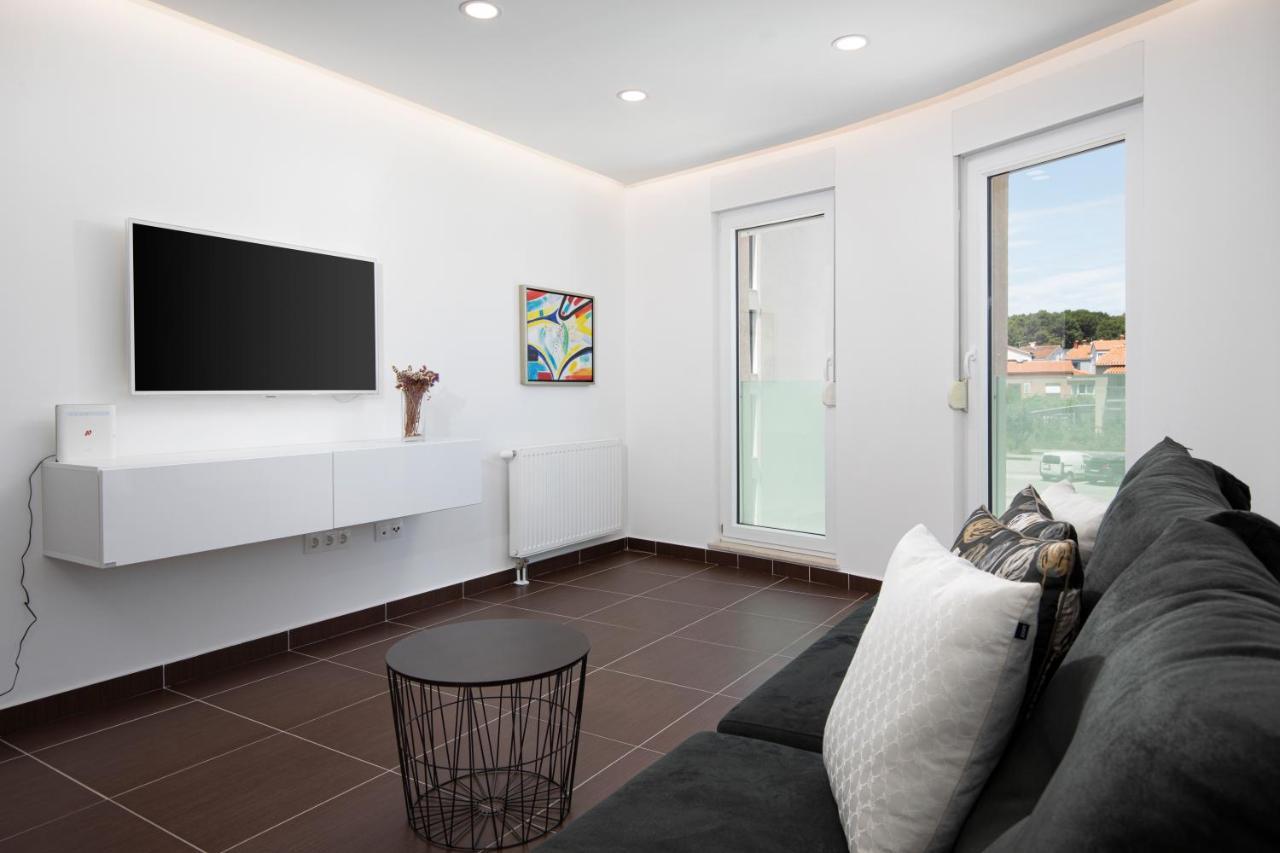 Monte Paradiso Sun Apartment พูลา ภายนอก รูปภาพ