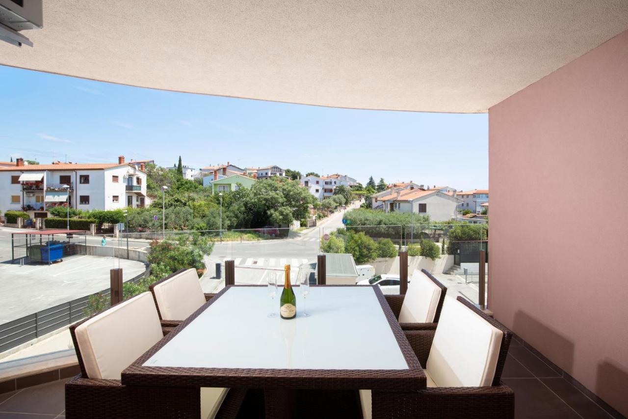 Monte Paradiso Sun Apartment พูลา ภายนอก รูปภาพ